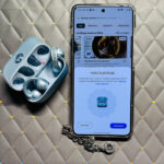 Moto Buds Loop mit Swarovski Kristallen neben Edge 70