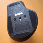 ProtoArc EM25 Test: Rückseite der ergonomischen Maus