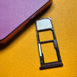 Android Smartphone Motorola G17: SIM-Tray