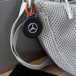 Chipolo x Mercedes Benz Edition Loop an Tasche