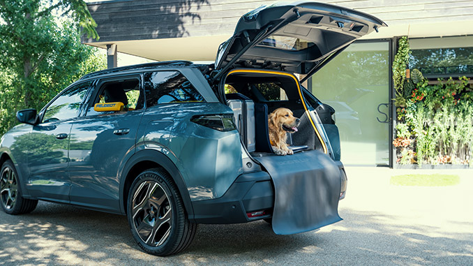 Reisen mit Hund leicht gemacht: Das PEUGEOT E-5008 Dog Edition Concept (Aufmacher)