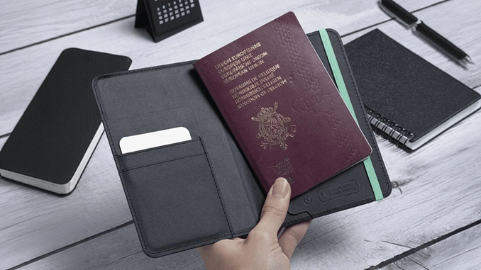 Scapade AirPass: Smarte Reisepass Hülle mit Apple „Wo ist?“