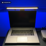 Monitor Lampe am Laptop